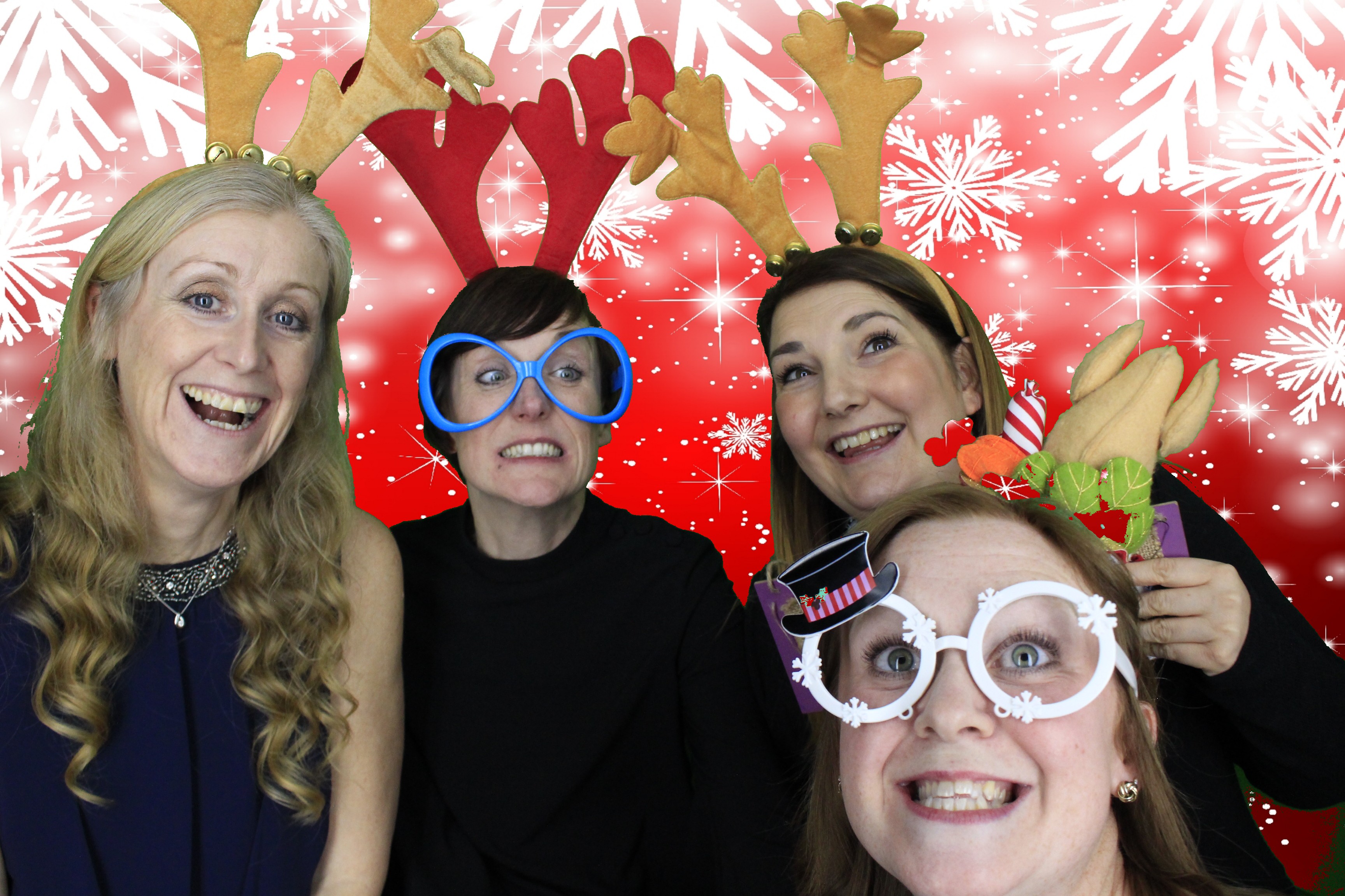 Silvermere Christmas Party  | View more photos from the event at gallery.myphotoboothexperience.co.uk/u/MyPhotoBoothExperienceLtd/Silvermere-Christmas-Party-0